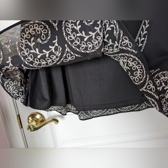 Ann Taylor 10 black cotton skirt with embroidery - Picture 4 of 10
